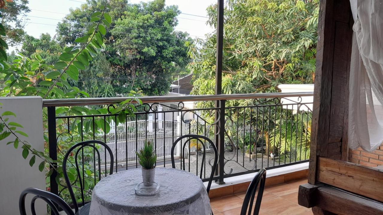 Surokarsan 9 House Yogyakarta Otel Dış mekan fotoğraf