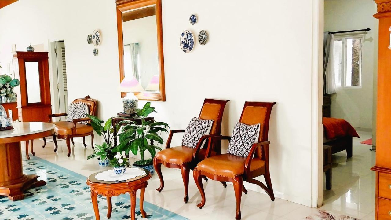 Surokarsan 9 House Yogyakarta Otel Dış mekan fotoğraf