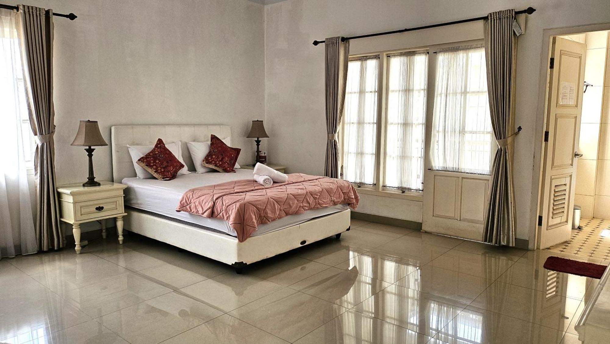 Surokarsan 9 House Yogyakarta Otel Dış mekan fotoğraf