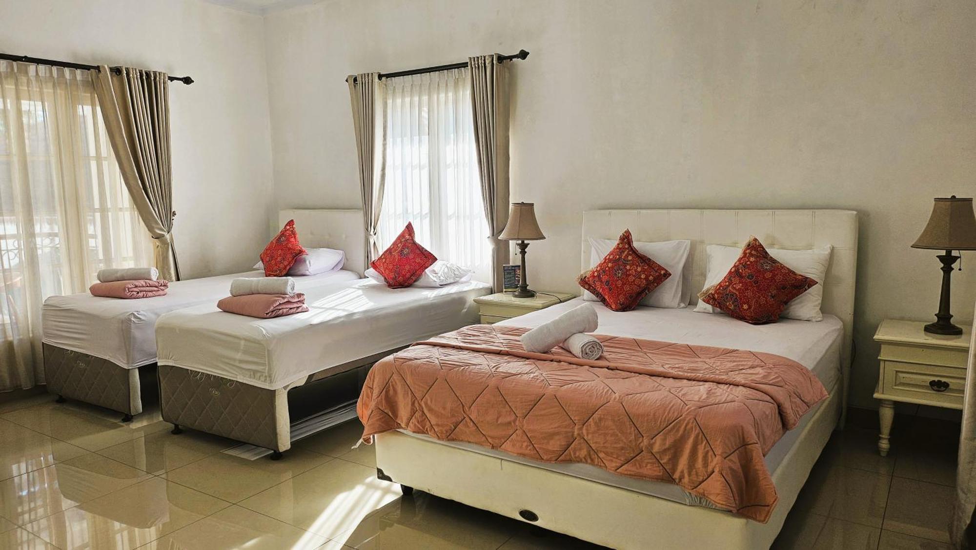 Surokarsan 9 House Yogyakarta Otel Dış mekan fotoğraf