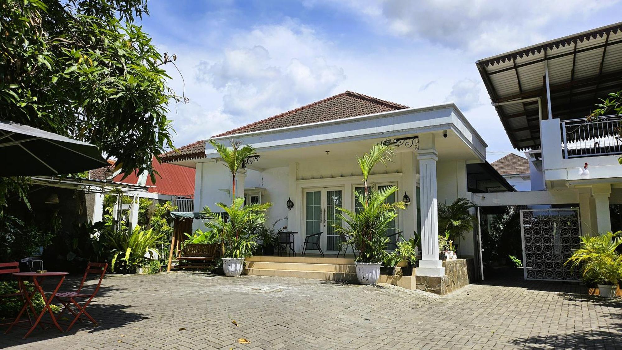 Surokarsan 9 House Yogyakarta Otel Dış mekan fotoğraf