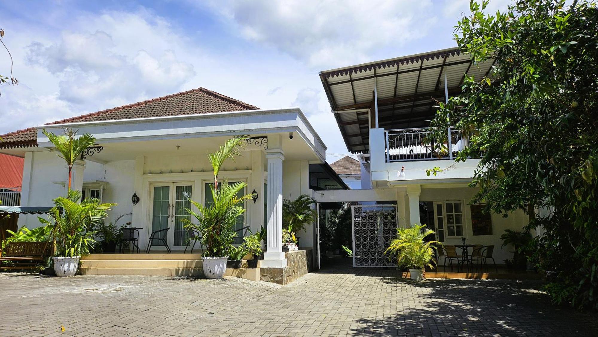 Surokarsan 9 House Yogyakarta Otel Dış mekan fotoğraf