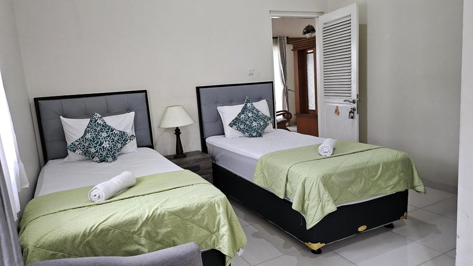 Surokarsan 9 House Yogyakarta Otel Dış mekan fotoğraf